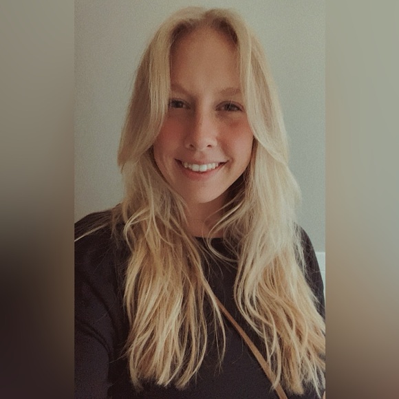 Hey, Poshers!👋🏻💕 - Picture 1 of 5